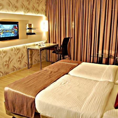 Sentosa Resorts Chinchvad Buitenkant foto