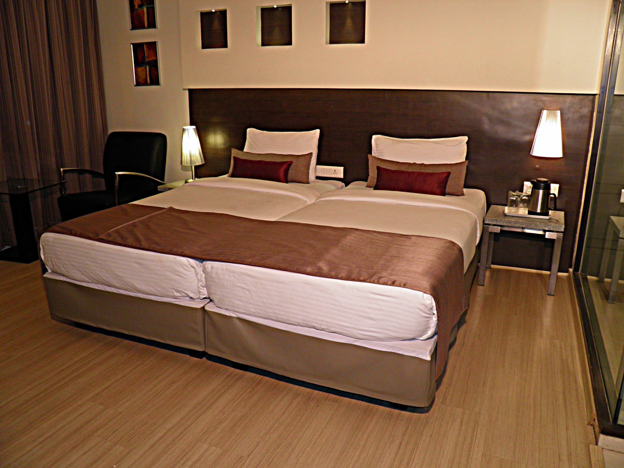 Sentosa Resorts Chinchvad Buitenkant foto